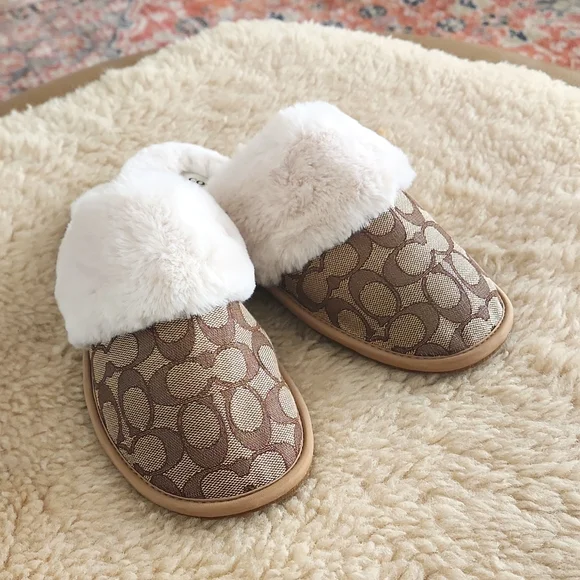 Coach | Shoes | Nwot Coach Khaki Signature Jacquard Ziva  display picture 1